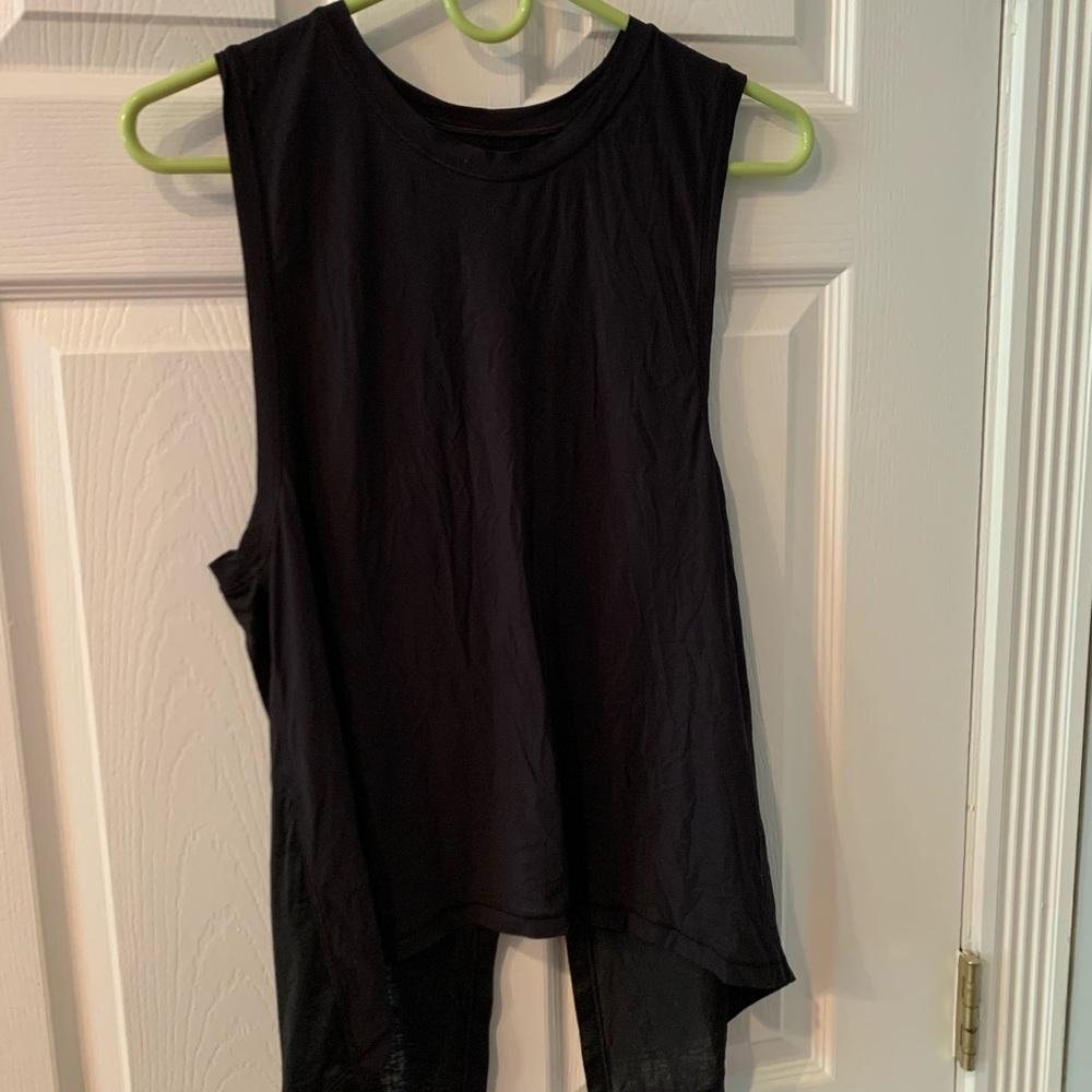 LULULEMON TOP
